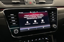 musta Skoda Superb 2021 kuva 28.