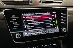 musta Skoda Superb 2021 kuva 29.