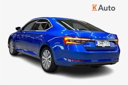 sininen Skoda Superb 2021 kuva 2.