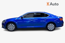 sininen Skoda Superb 2021 kuva 6.