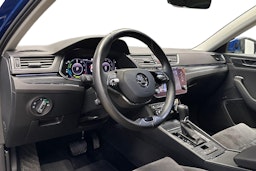 sininen Skoda Superb 2021 kuva 7.