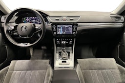 sininen Skoda Superb 2021 kuva 9.