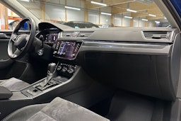 sininen Skoda Superb 2021 kuva 14.