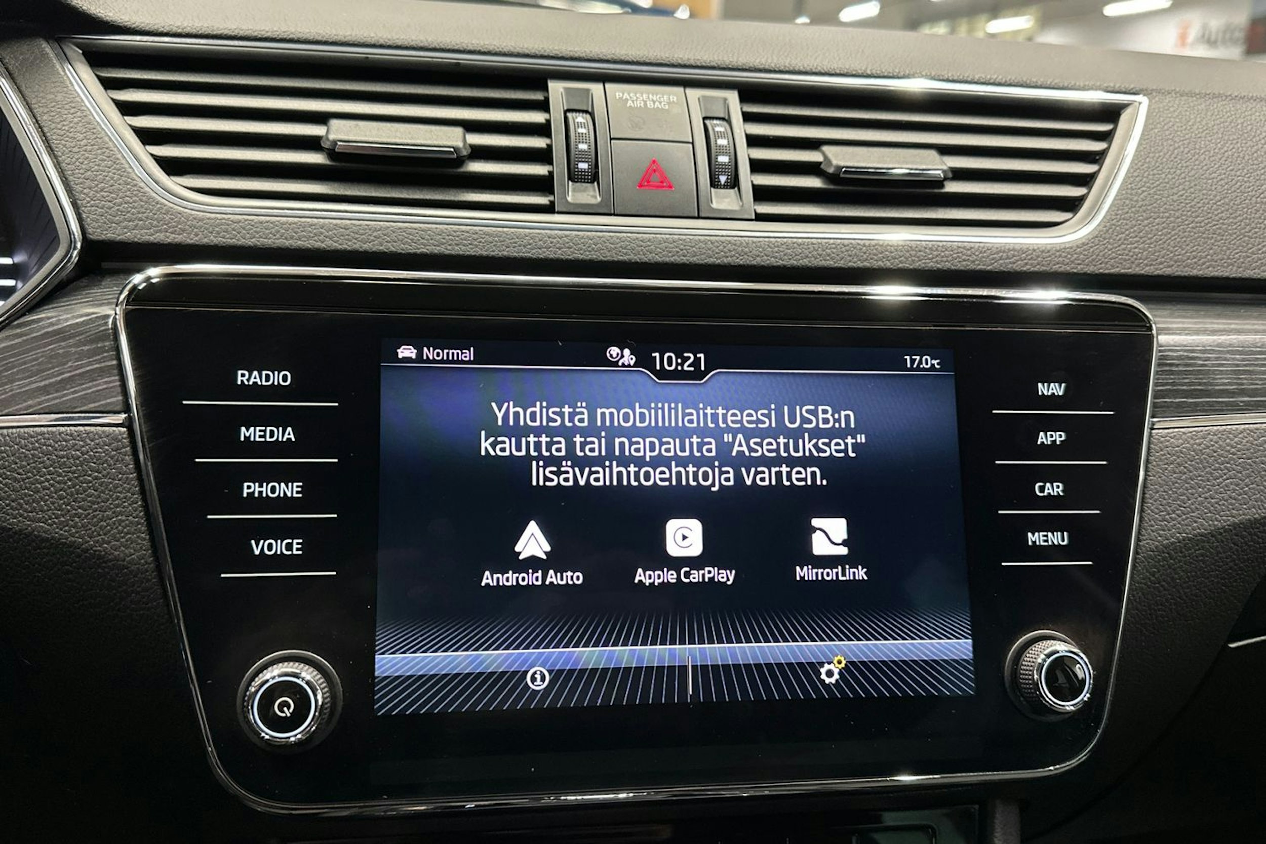 sininen Skoda Superb 2021 kuva 25.