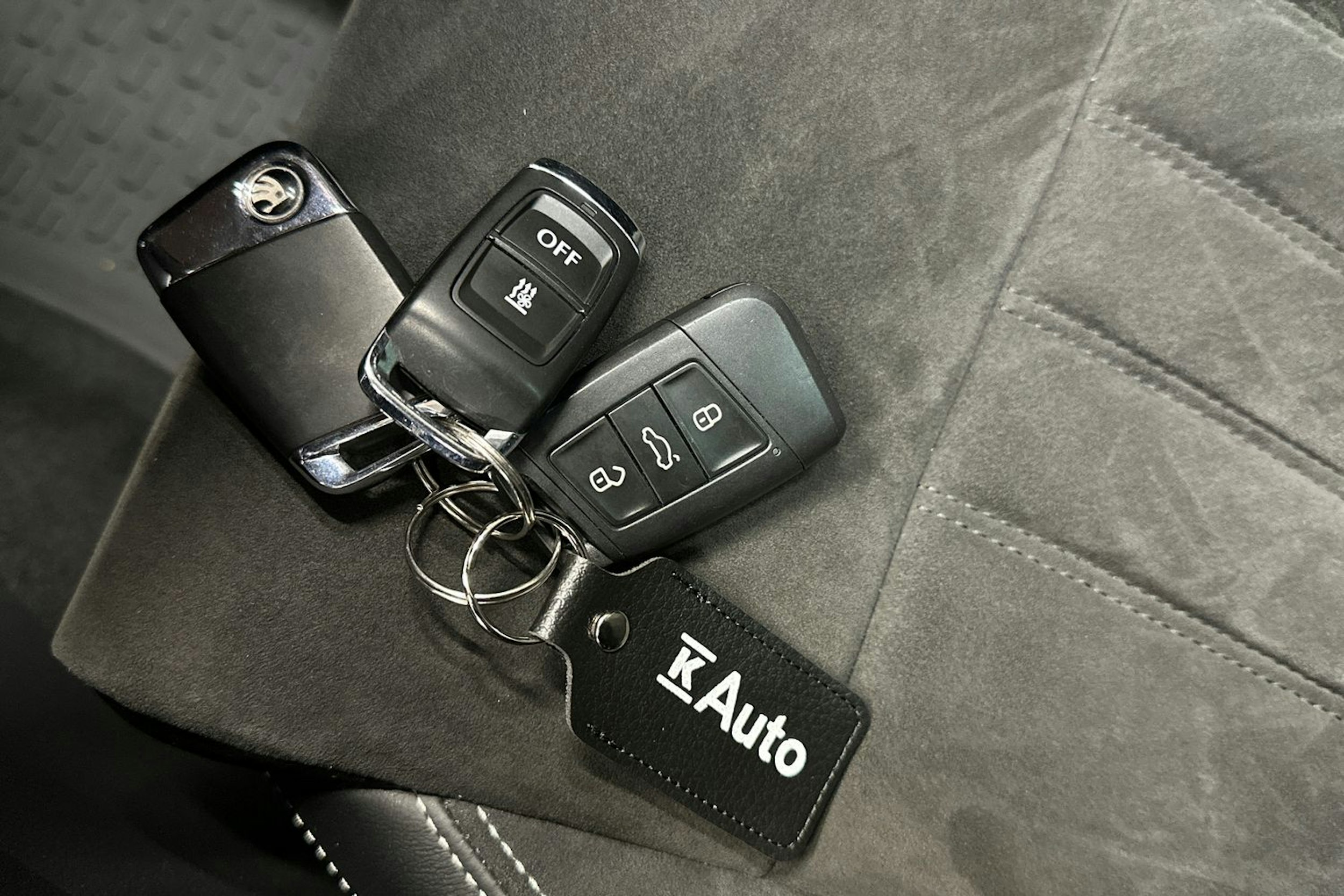 sininen Skoda Superb 2021 kuva 30.
