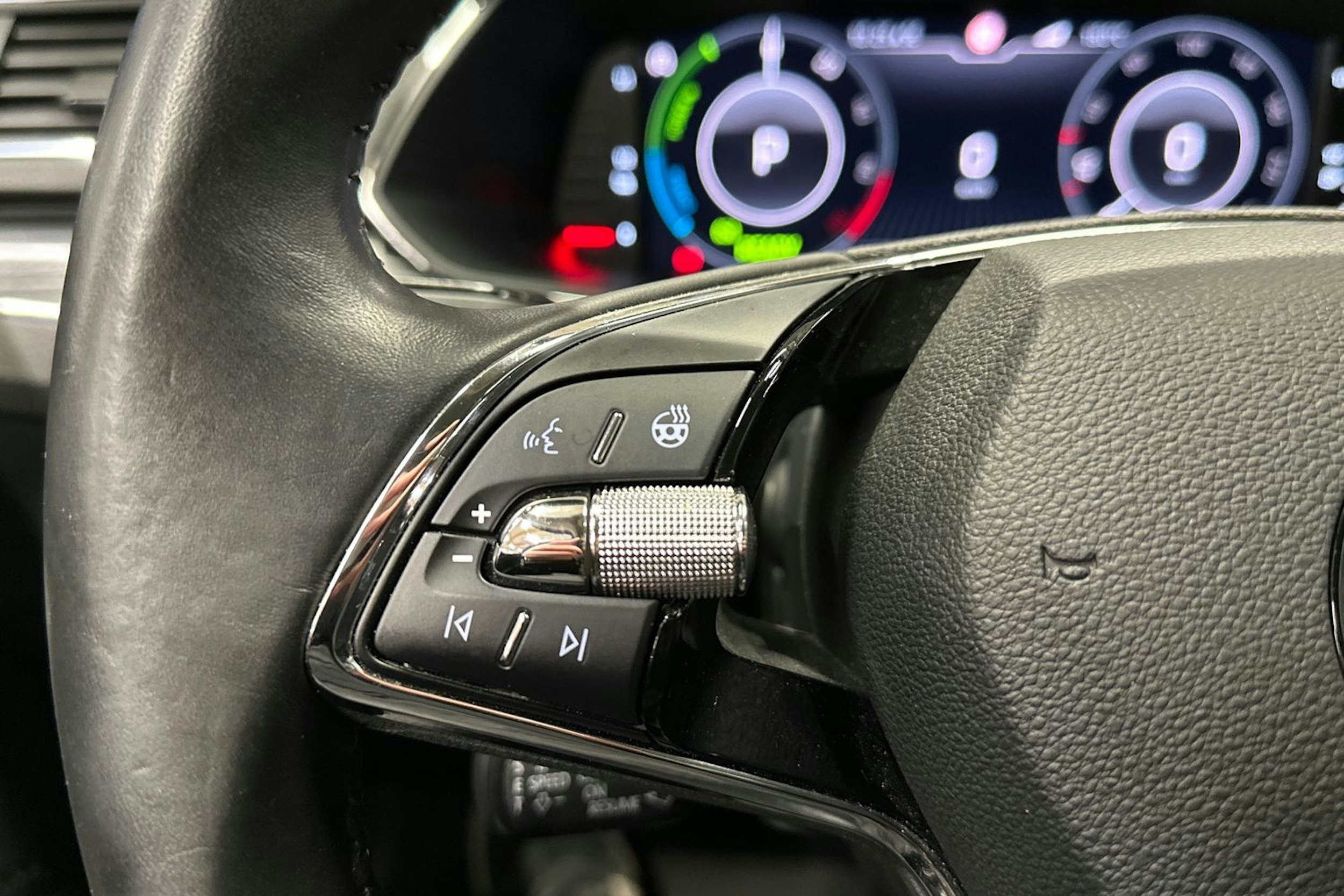 sininen Skoda Superb 2021 kuva 34.