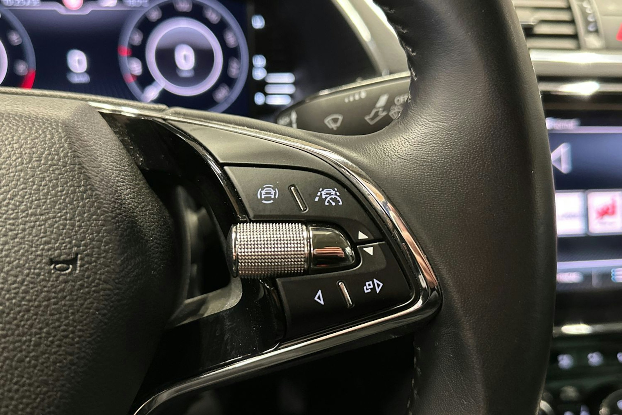 sininen Skoda Superb 2021 kuva 35.