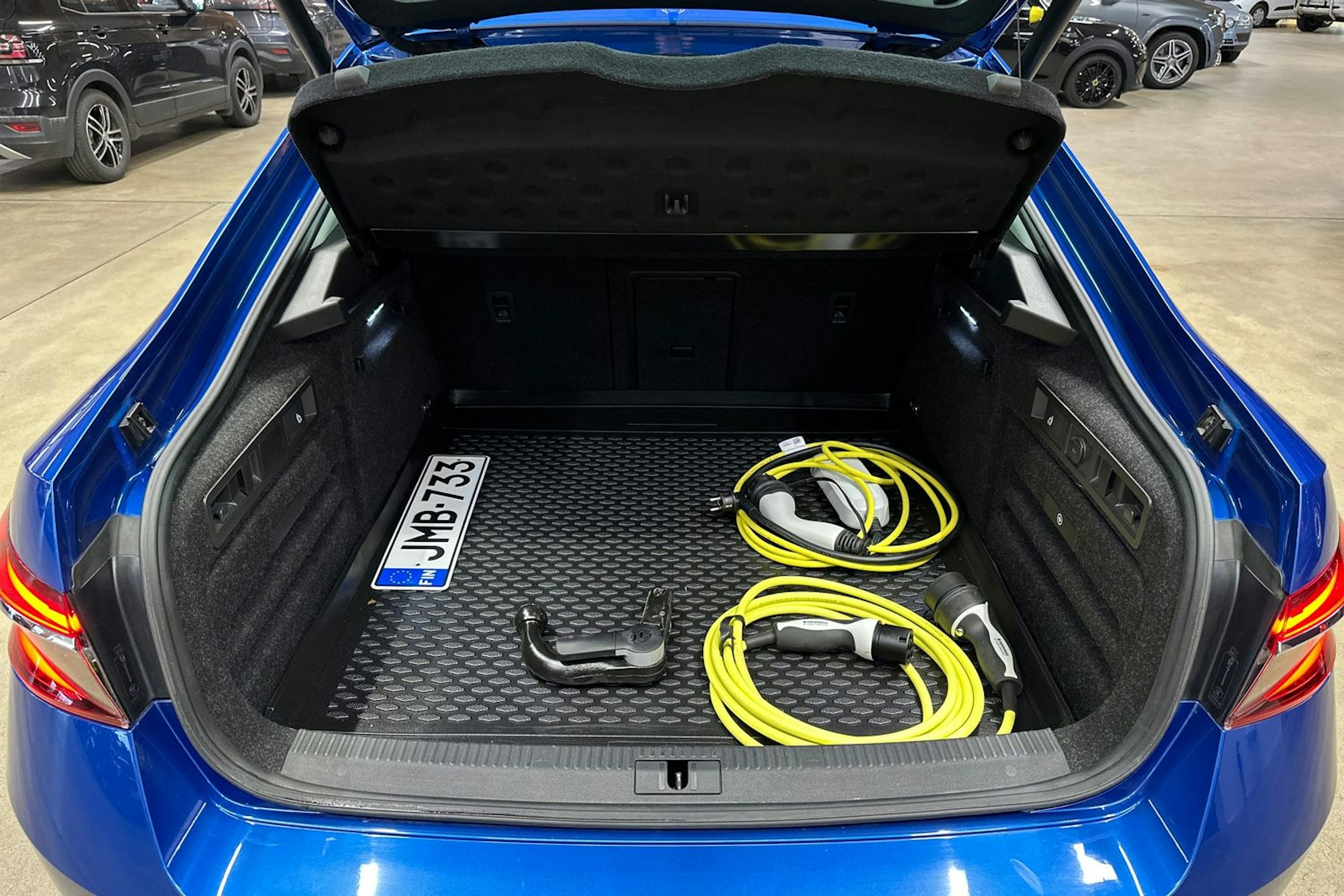 sininen Skoda Superb 2021 kuva 37.