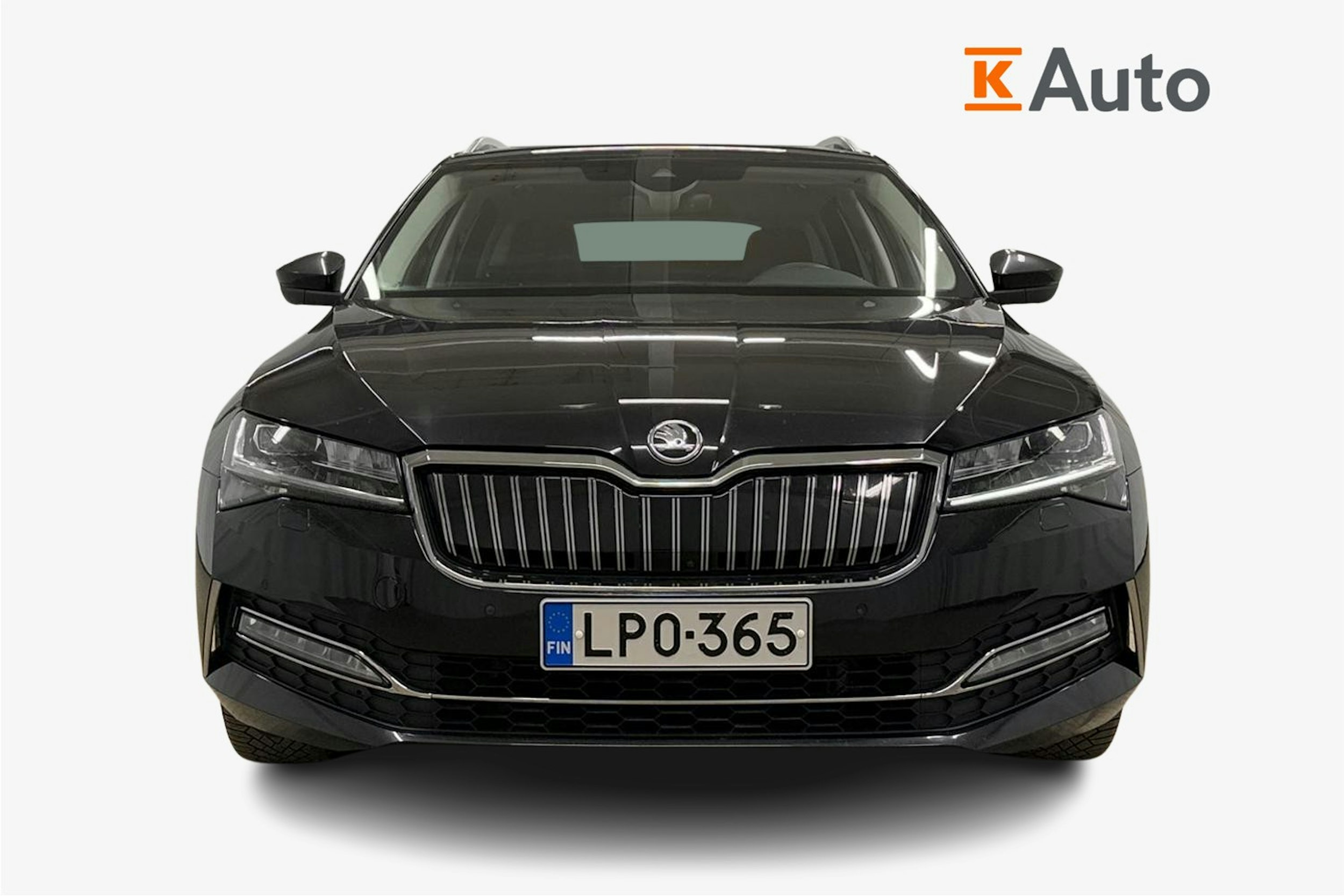 musta Skoda Superb 2021 kuva 4.