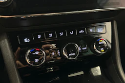 valkoinen Skoda Superb 2021 kuva 17.