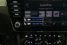 valkoinen Skoda Superb 2021 kuva 18.