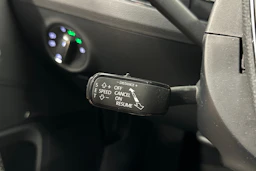 valkoinen Skoda Superb 2021 kuva 23.