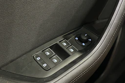 valkoinen Skoda Superb 2021 kuva 25.