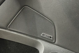 valkoinen Skoda Superb 2021 kuva 26.