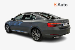 harmaa Skoda Superb 2021 kuva 2.
