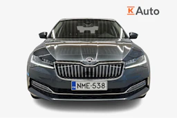 harmaa Skoda Superb 2021 kuva 4.