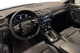 harmaa Skoda Superb 2021 kuva 6.
