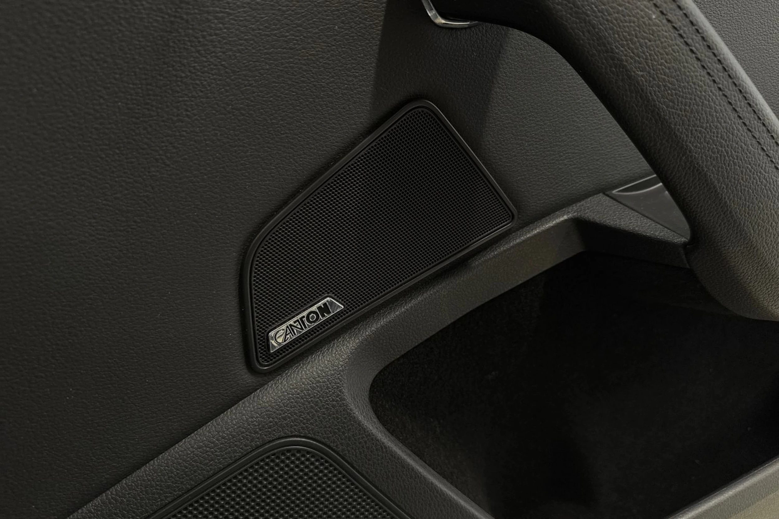 harmaa Skoda Superb 2021 kuva 13.