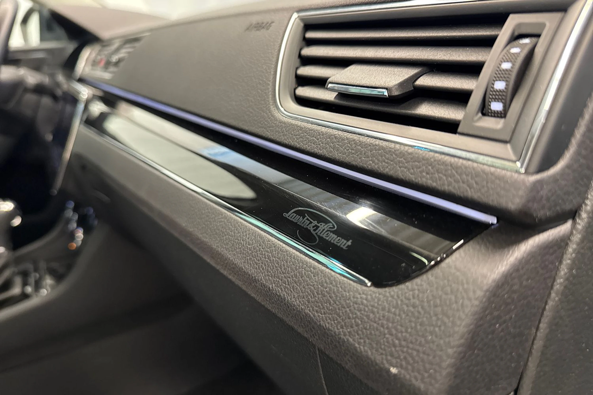 harmaa Skoda Superb 2021 kuva 14.