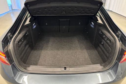 harmaa Skoda Superb 2021 kuva 17.