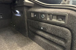 harmaa Skoda Superb 2021 kuva 19.