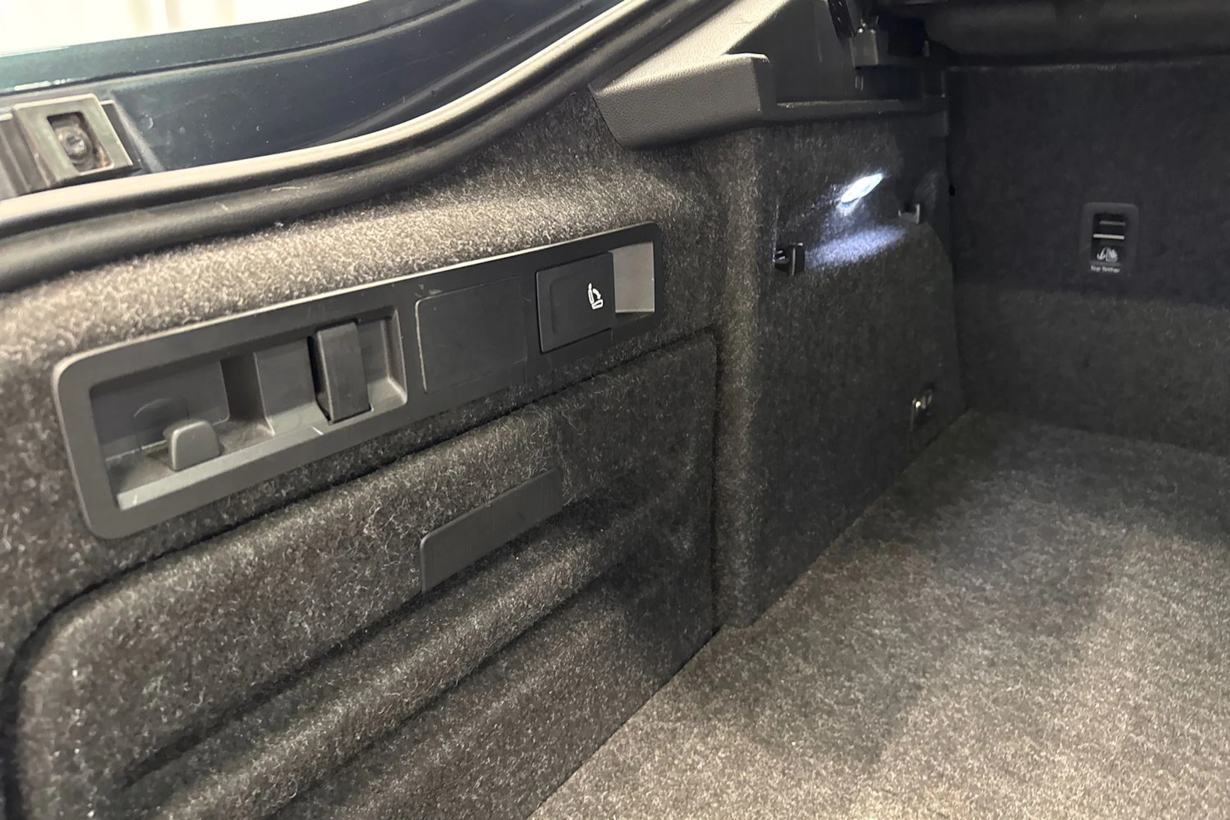 harmaa Skoda Superb 2021 kuva 20.