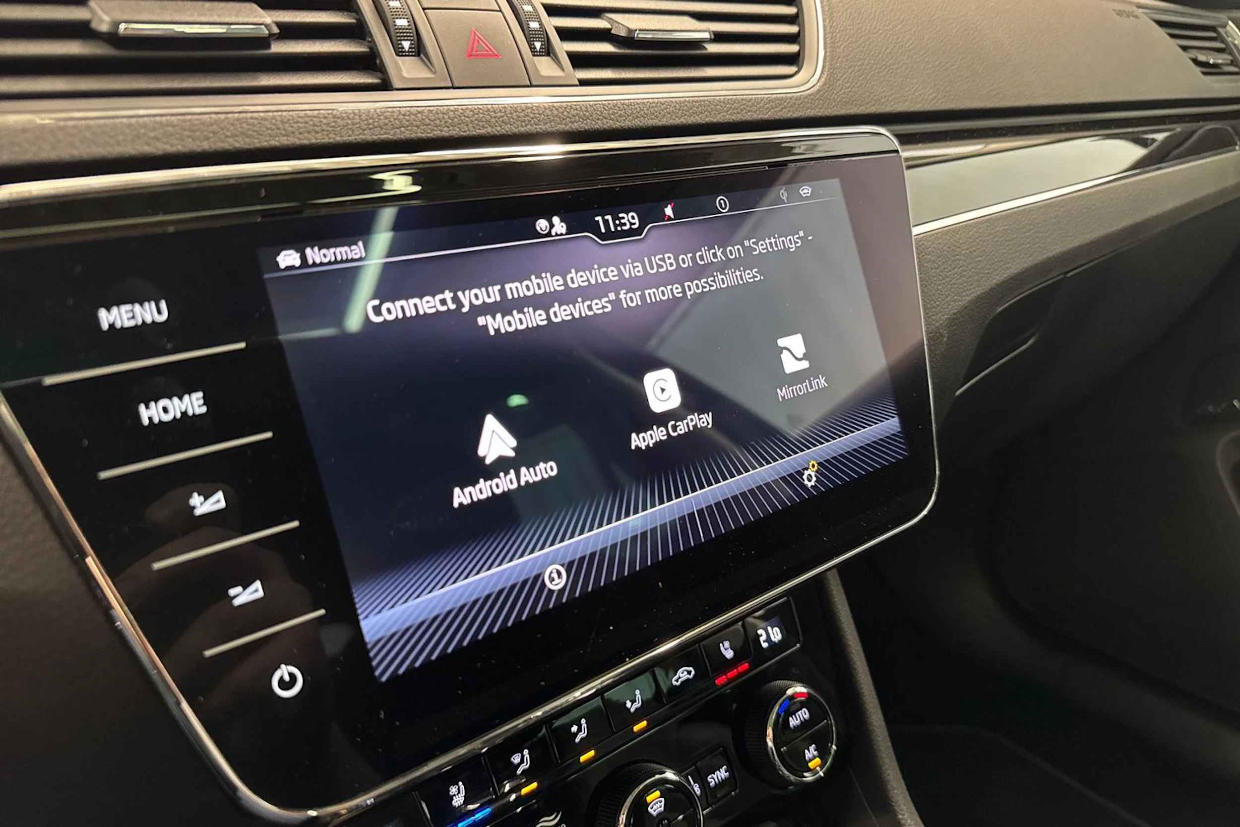 harmaa Skoda Superb 2021 kuva 32.