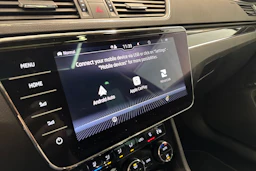 harmaa Skoda Superb 2021 kuva 32.