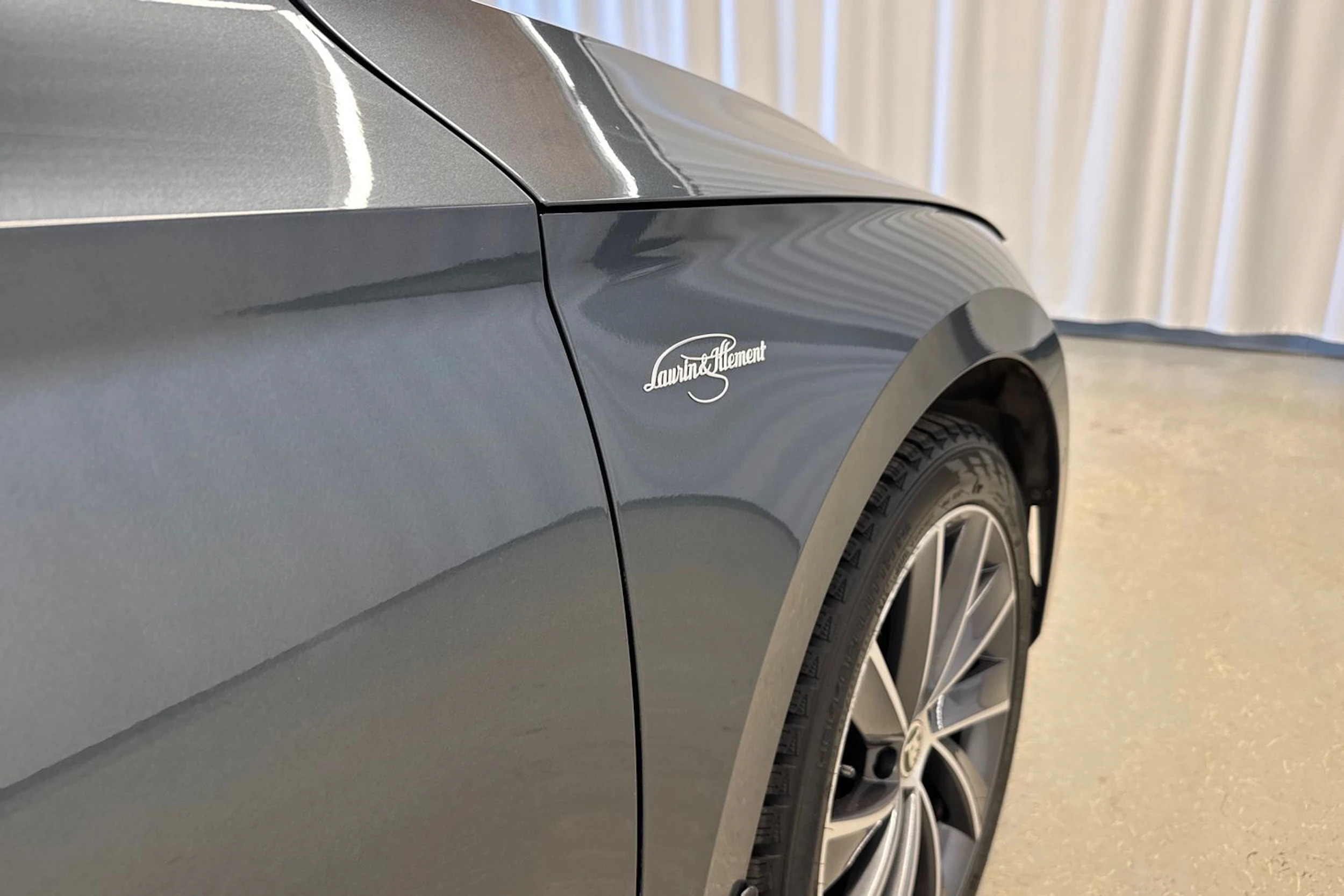 harmaa Skoda Superb 2021 kuva 38.