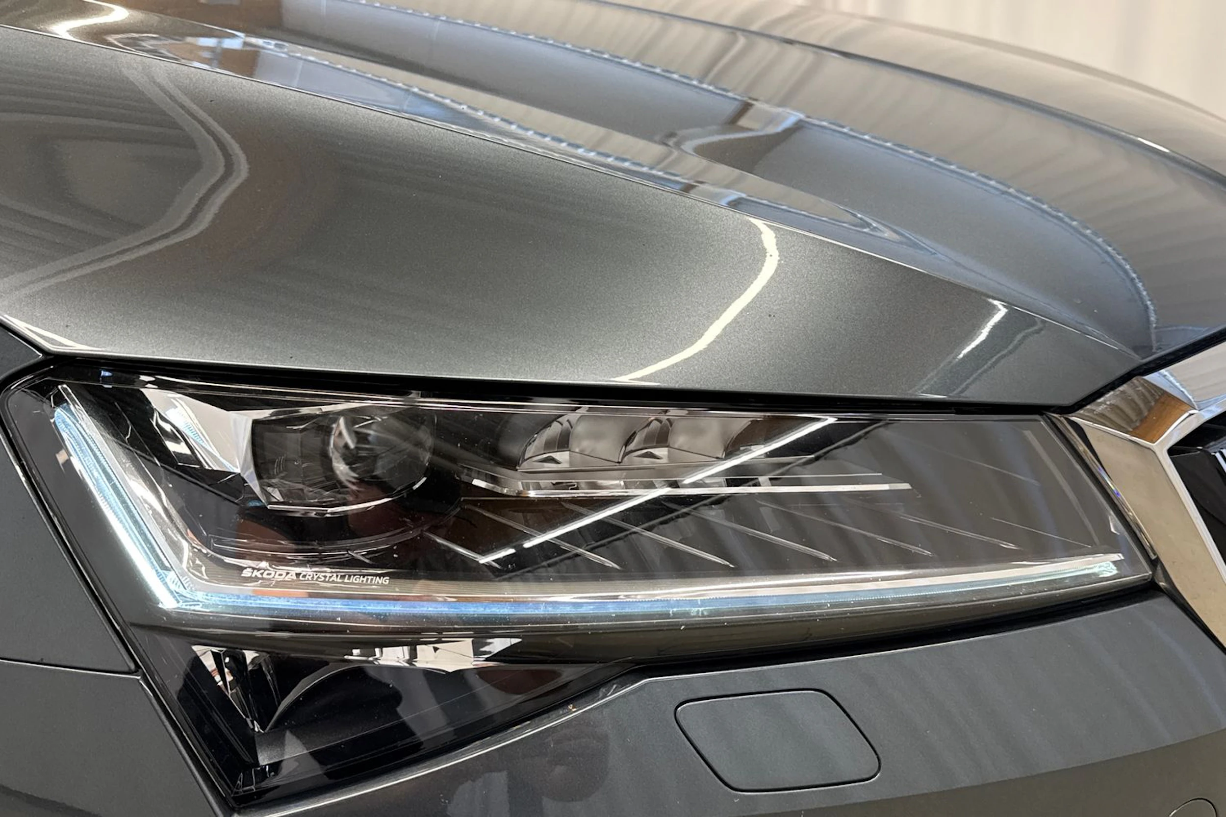 harmaa Skoda Superb 2021 kuva 42.