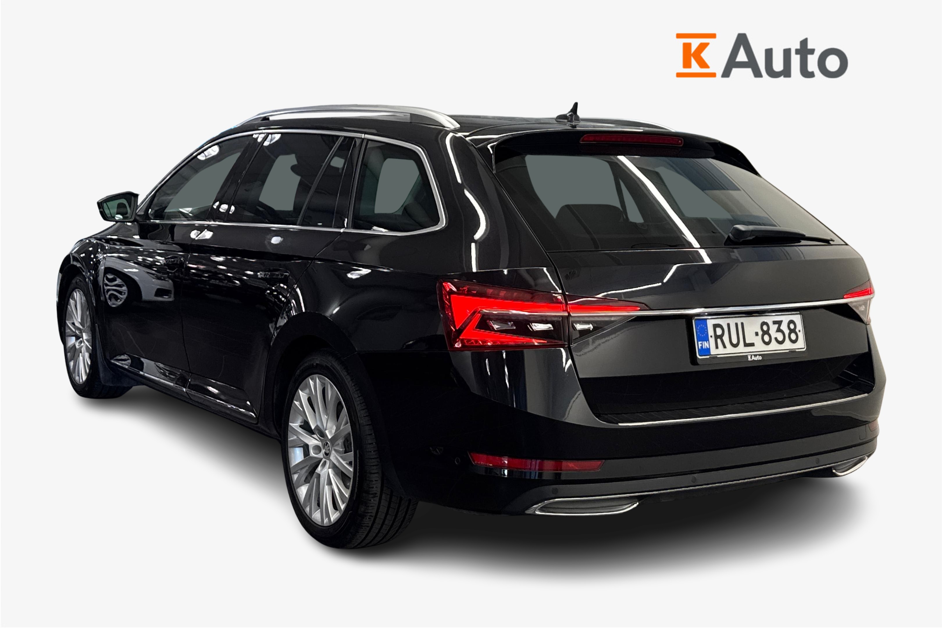 Skoda Superb 2021, kuva 2/3