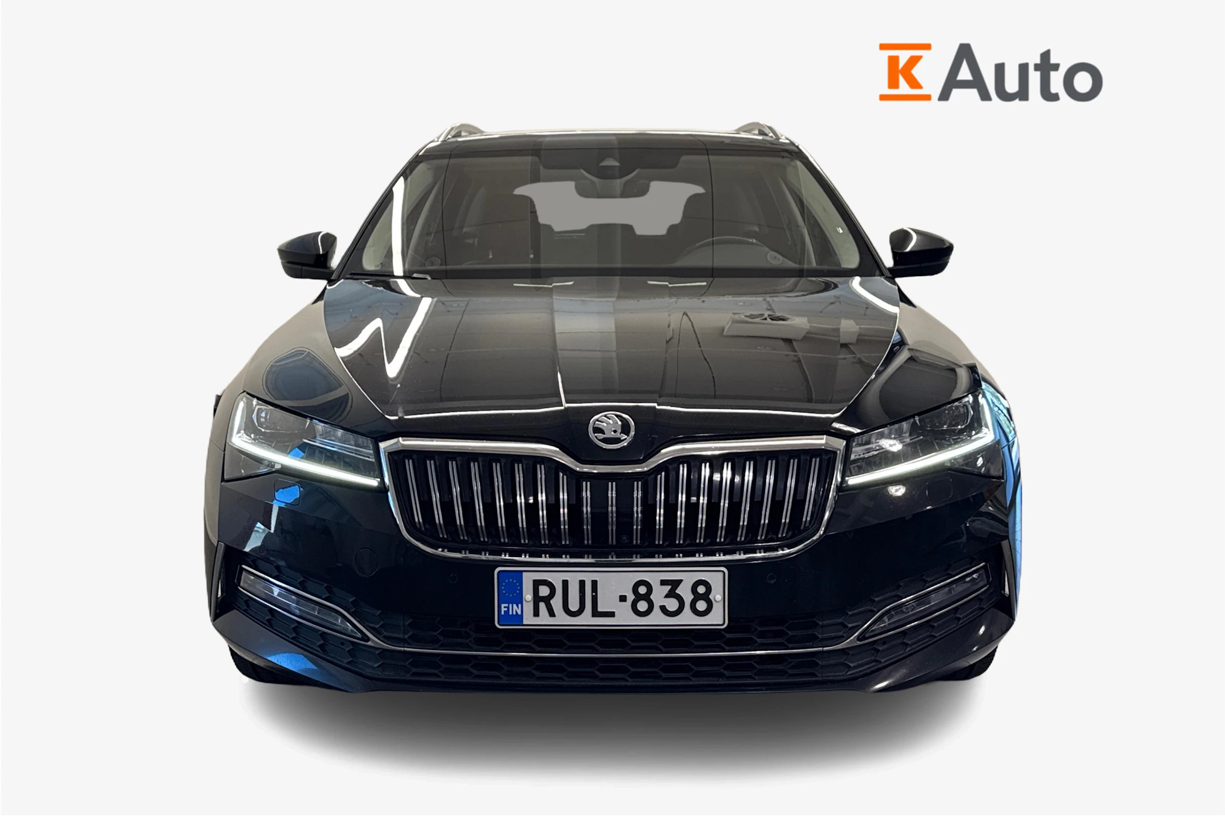 musta Skoda Superb 2021 kuva 4.
