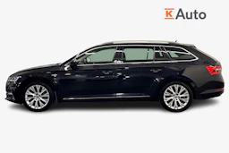 musta Skoda Superb 2021 kuva 5.
