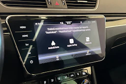 musta Skoda Superb 2021 kuva 18.