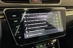 musta Skoda Superb 2021 kuva 19.