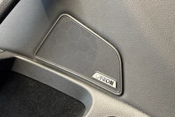 musta Skoda Superb 2021 kuva 21.