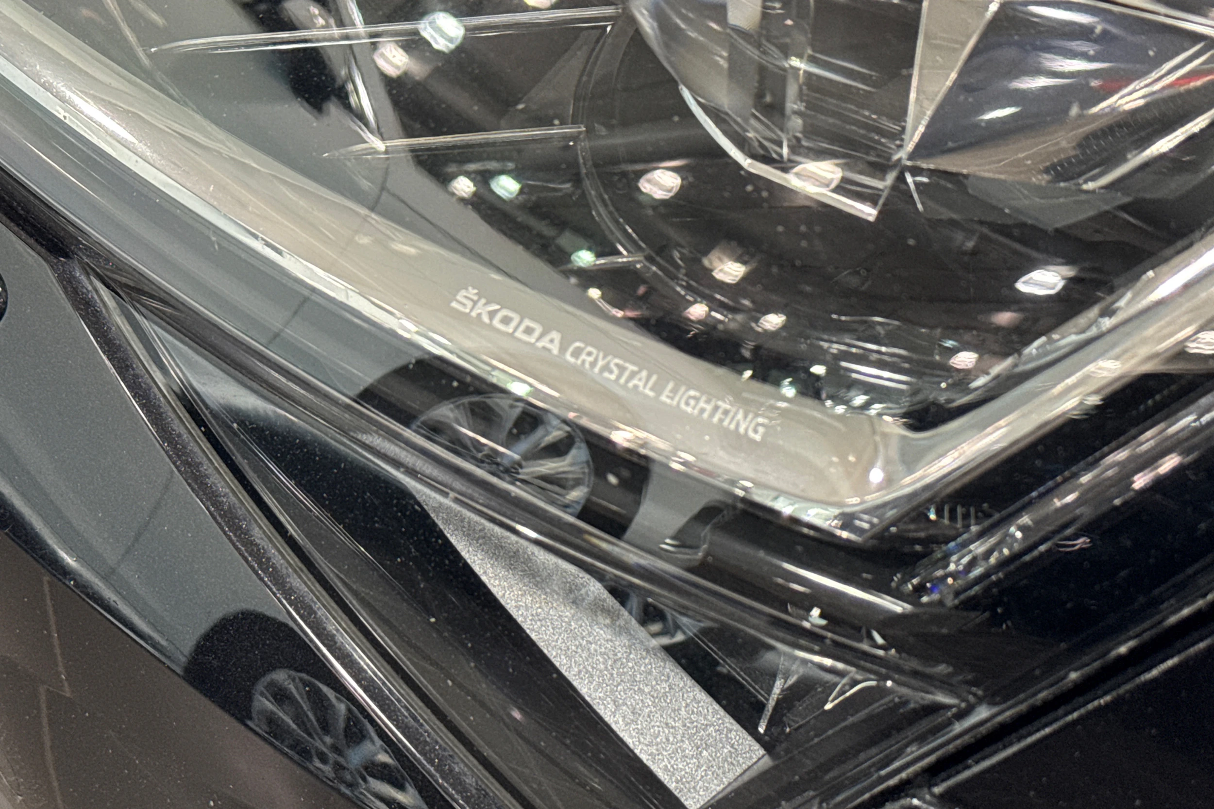 musta Skoda Superb 2021 kuva 25.