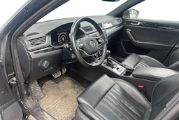 Musta Skoda Superb 2021 kuva 3.