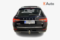 Musta Skoda Superb 2021 kuva 4.