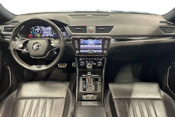 Musta Skoda Superb 2021 kuva 9.