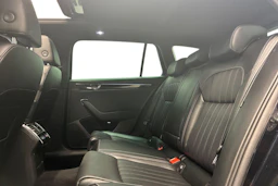 Musta Skoda Superb 2021 kuva 11.