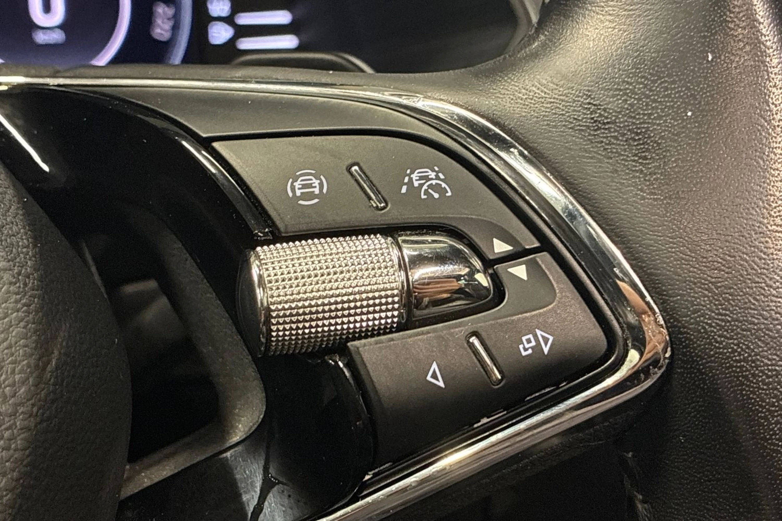 Musta Skoda Superb 2021 kuva 18.