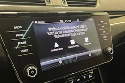 Musta Skoda Superb 2021 kuva 23.