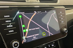 Musta Skoda Superb 2021 kuva 25.