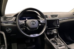 Musta Skoda Superb 2021 kuva 7.