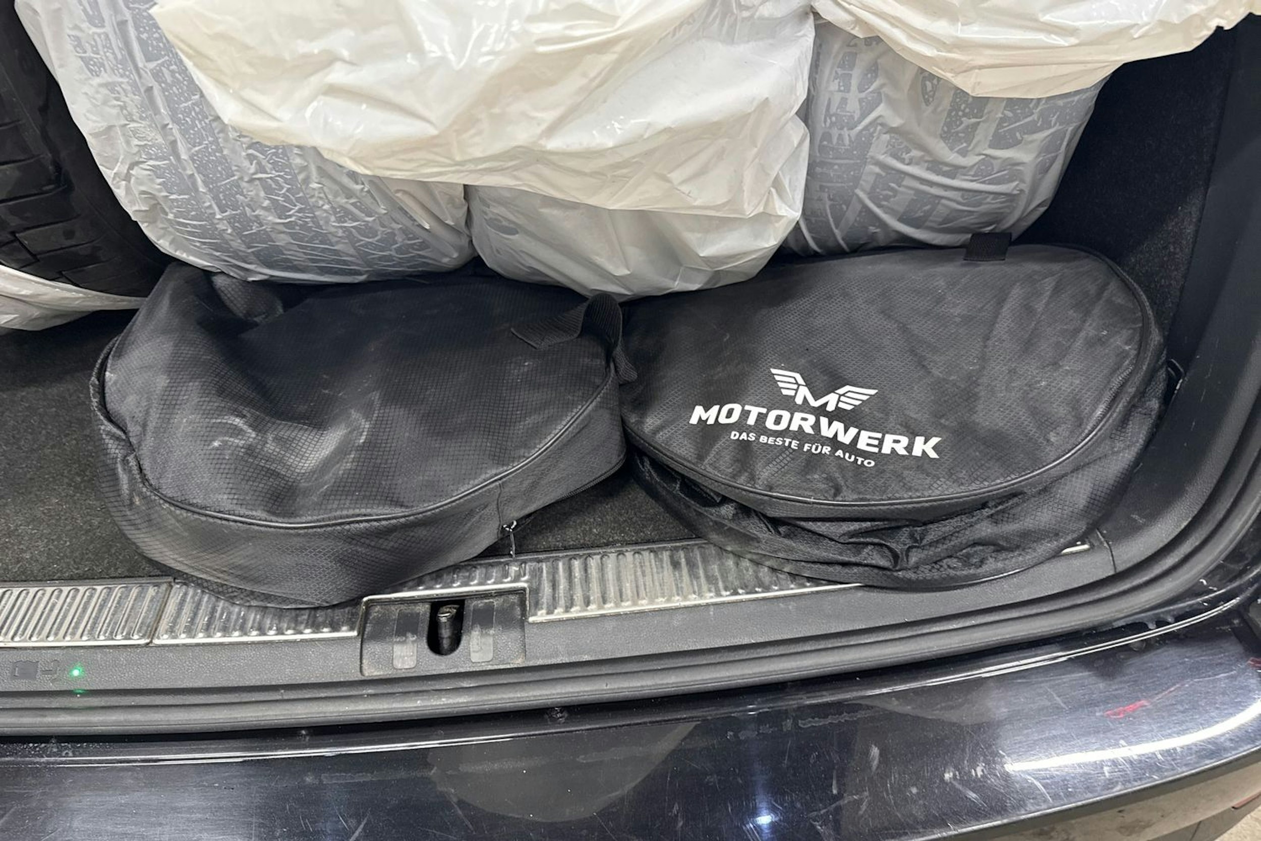 Musta Skoda Superb 2021 kuva 16.