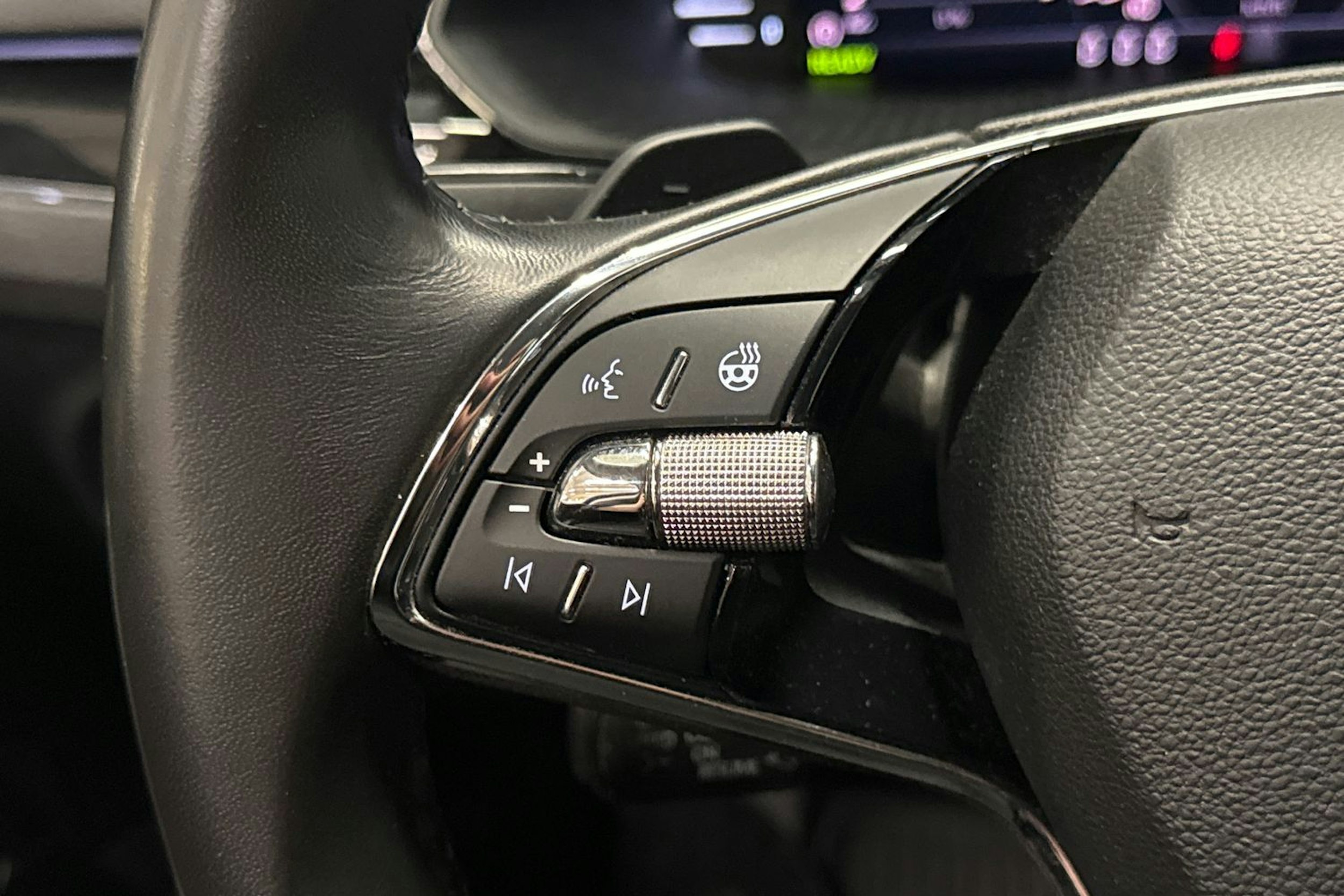 Musta Skoda Superb 2021 kuva 20.