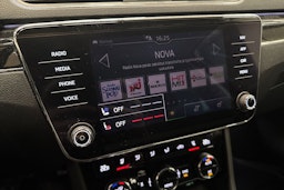 Musta Skoda Superb 2021 kuva 30.