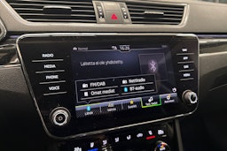 Musta Skoda Superb 2021 kuva 34.