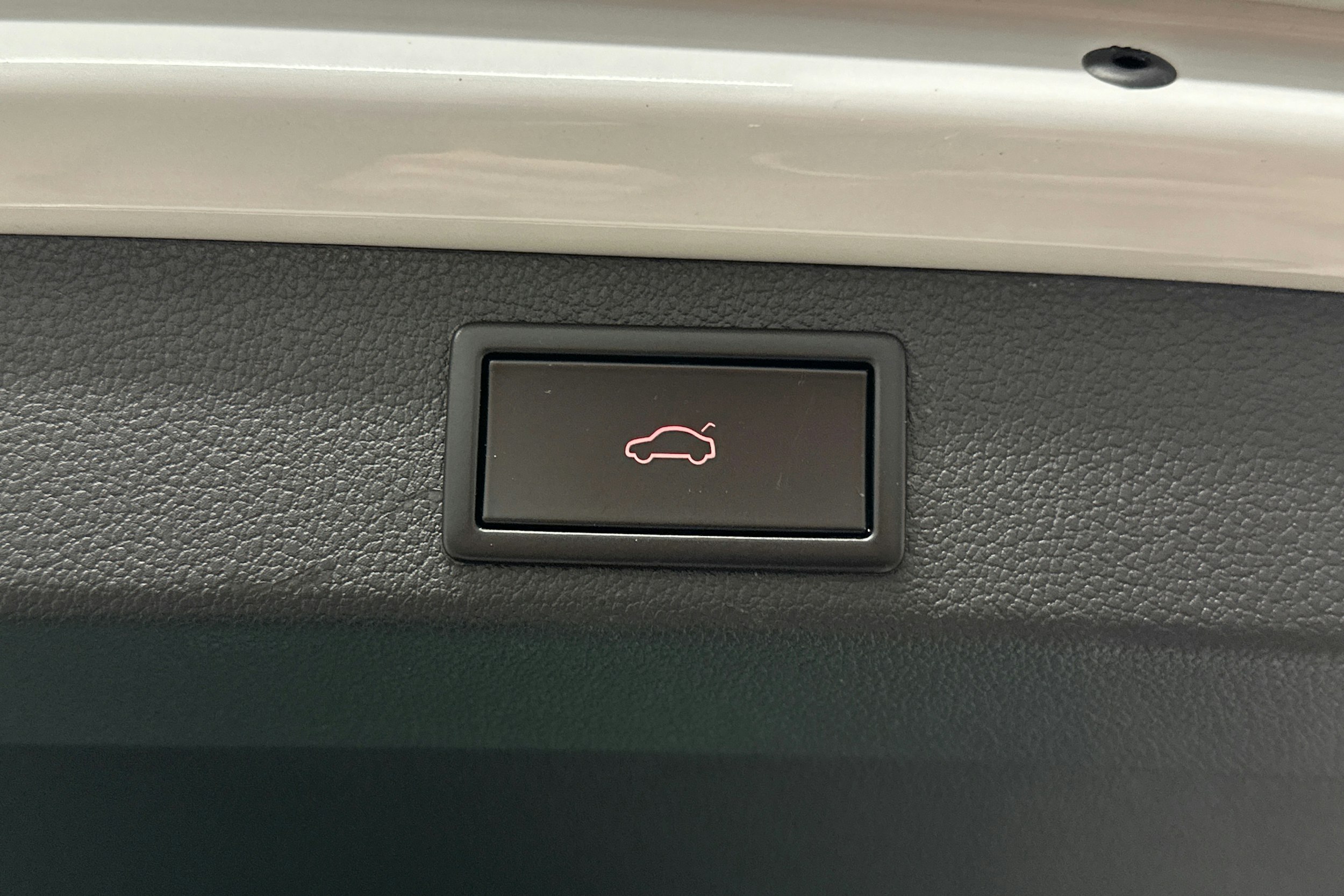 valkoinen Skoda Superb 2021 kuva 12.